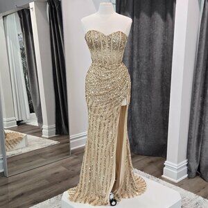 NWT Nude/Gold Corset Sequins Fitted Gown Size 4 Style 5363